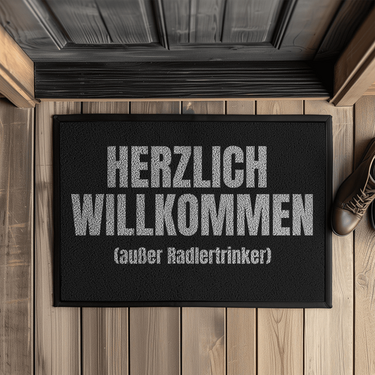 Herzlich willkommen (außer Radlertrinker) – Fußmatte