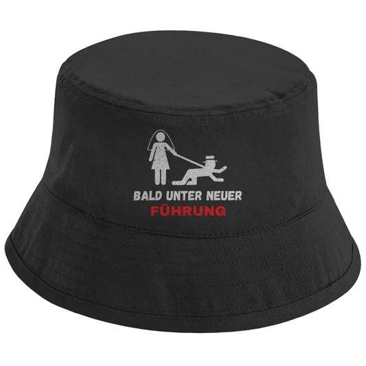 Bald unter neuer Führung – Bucket Hat