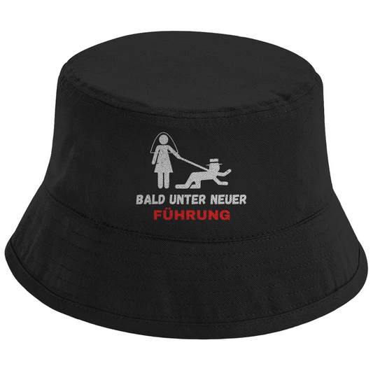 Bald unter neuer Führung – Bucket Hat
